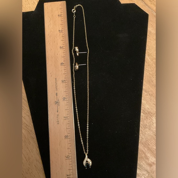 Blue Saphire Necklace with matching Earrings in Gold - Picture 4 of 4